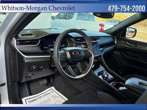 Used 2023 Jeep Grand Cherokee L Laredo image 12