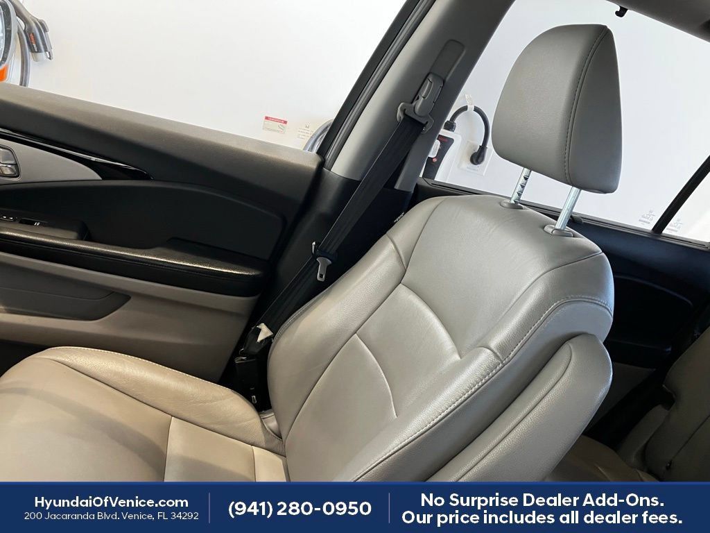 Used 2016 Honda Pilot Touring image 2