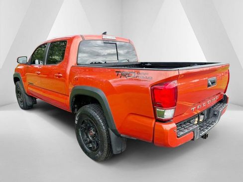 Used 2017 Toyota Tacoma TRD Off-Road AWD/4WD image 5