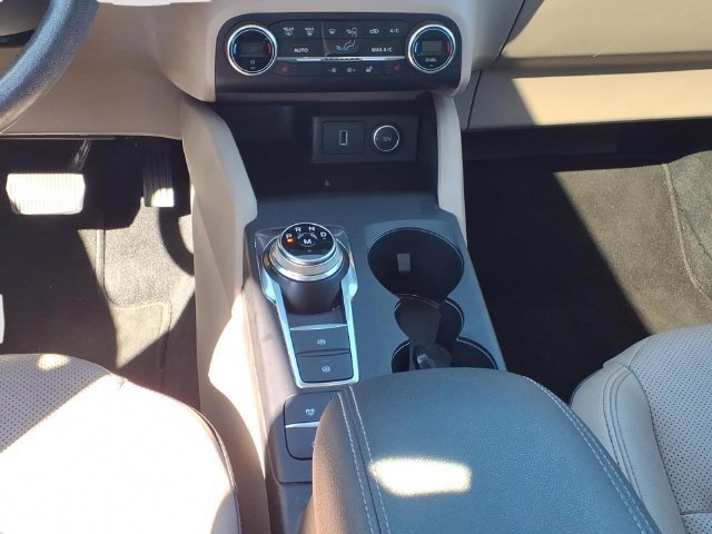 Used 2020 Ford Escape Titanium AWD/4WD image 16