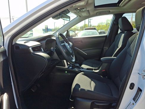 Used 2023 Toyota Corolla Cross LE w/ Moonroof Package image 13