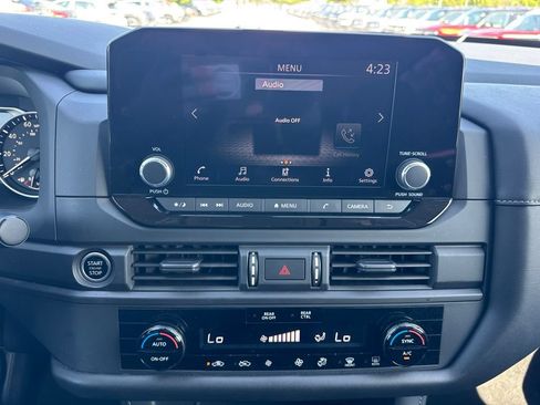 Used 2023 Nissan Pathfinder S FWD image 12