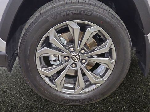 Used 2025 Toyota RAV4 XLE Premium AWD/4WD image 32