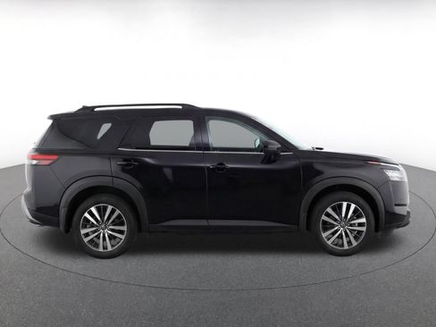Used 2024 Nissan Kicks SV FWD image 10