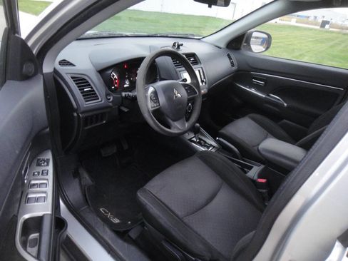 Used 2018 Mitsubishi Outlander Sport ES image 12