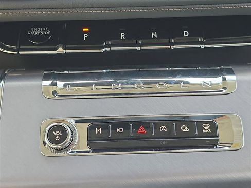 New 2025 Lincoln Aviator 2WD w/ Equipment Group 101A image 21