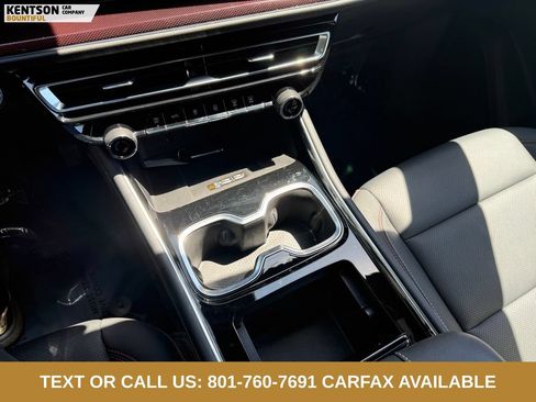Used 2025 Chevrolet Traverse Z71 AWD/4WD image 25
