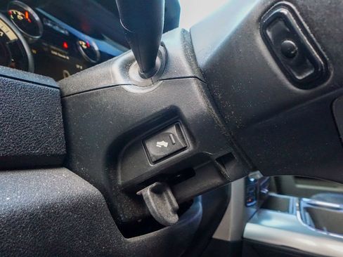 Used 2018 RAM 1500 Laramie w/ Convenience Group image 20