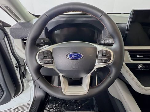 New 2026 Ford Explorer Active w/ Active Comfort Package AWD/4WD image 8