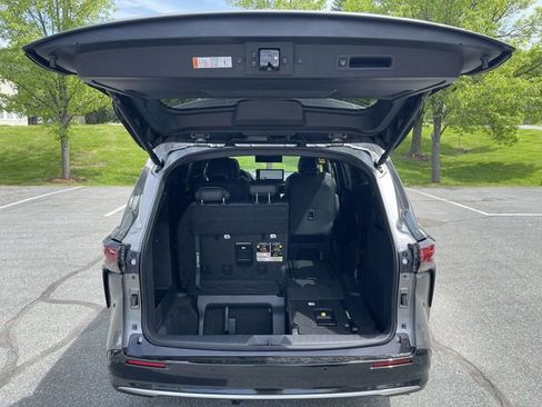New 2026 Toyota Sienna Platinum AWD/4WD image 24