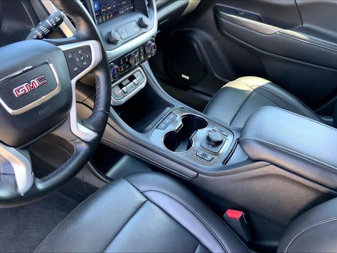 Certified 2023 GMC Acadia SLT AWD/4WD image 31