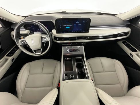 Used 2025 Lincoln Aviator 2WD image 10