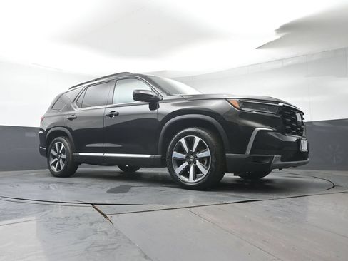 Used 2023 Honda Pilot Touring image 38