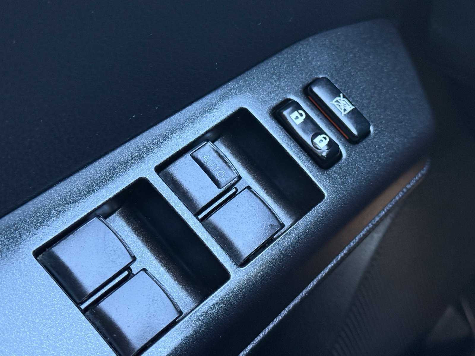 Used 2017 Toyota RAV4 XLE FWD image 32