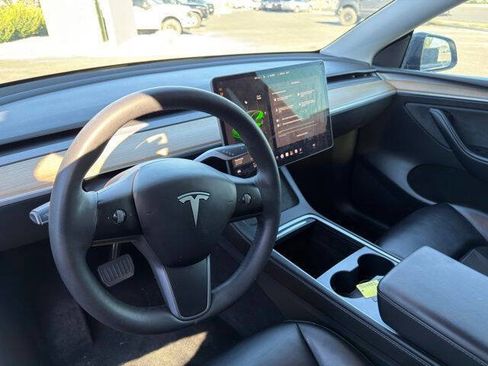 Used 2023 Tesla Model Y Long Range AWD/4WD image 8