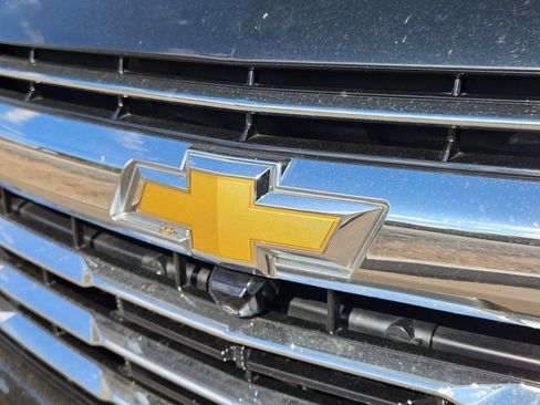 Certified 2025 Chevrolet Suburban LT w/ Comfort Package RWD image 10