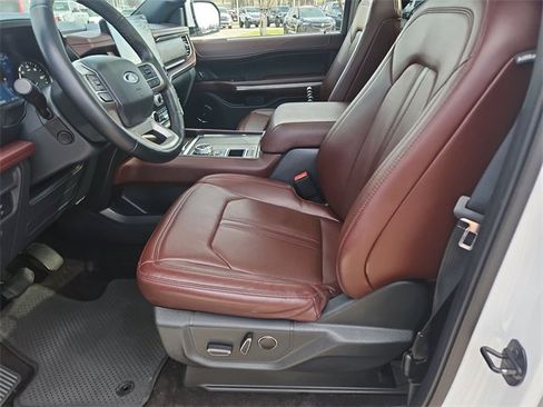 Used 2022 Ford Expedition Limited image 20