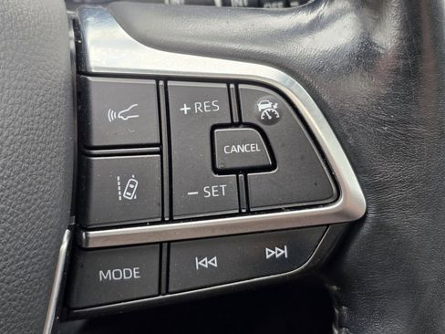 Used 2020 Toyota Highlander XLE image 13