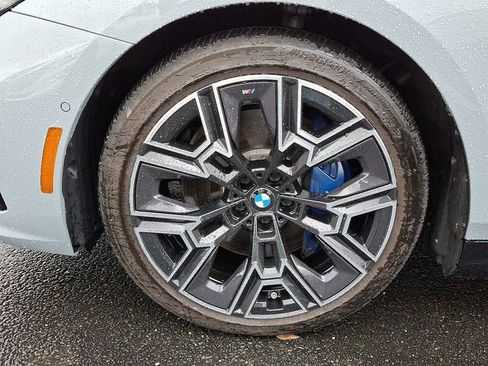 Certified 2025 BMW i5 xDrive40 w/ M Sport Package image 8