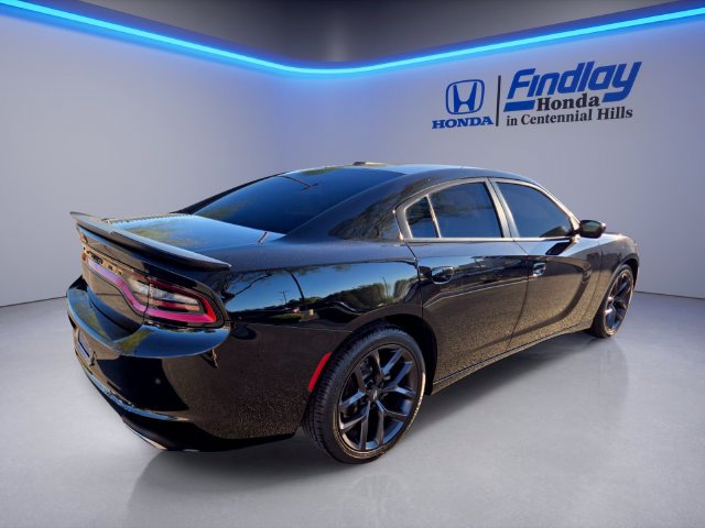 Used 2022 Dodge Charger SXT w/ Blacktop Package RWD image 4