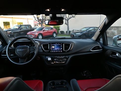 Used 2020 Chrysler Pacifica Limited w/ Quick Oder Package 2EV RED-S image 42