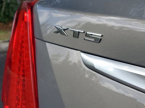 Used 2019 Cadillac XT5 Platinum AWD/4WD image 29