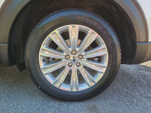 Used 2020 Ford Explorer Limited AWD/4WD image 8