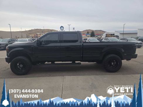 Used 2022 Ford F350 Lariat w/ Black Appearance Package image 6