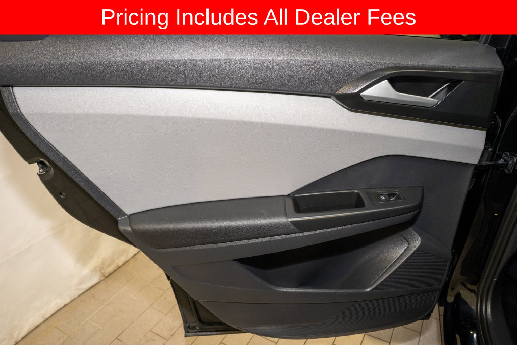 Used 2022 Volkswagen Taos SE w/ IQ.Drive SE Package FWD image 9