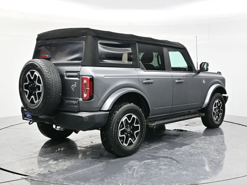 Used 2021 Ford Bronco Outer Banks image 5