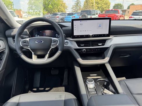 Used 2025 Ford Explorer Active w/ Active Comfort Package AWD/4WD image 12