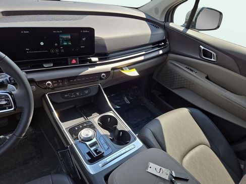 New 2026 Kia Carnival EX image 22