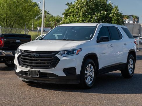 Used 2021 Chevrolet Traverse LS w/ LPO, Black Accent Package FWD image 3