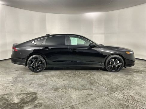Used 2024 Honda Accord Sport image 9