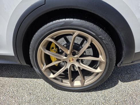 Used 2024 Porsche Cayenne Turbo GT image 9
