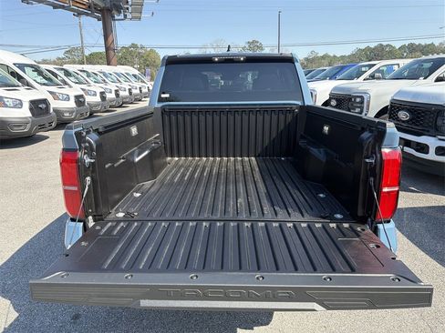 Used 2026 Toyota Tacoma SR5 image 7