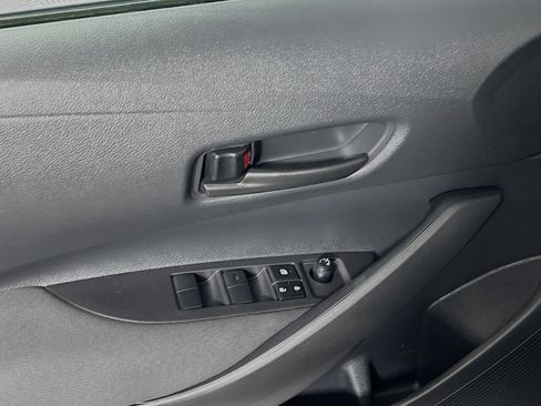 Used 2025 Toyota Corolla LE FWD image 17