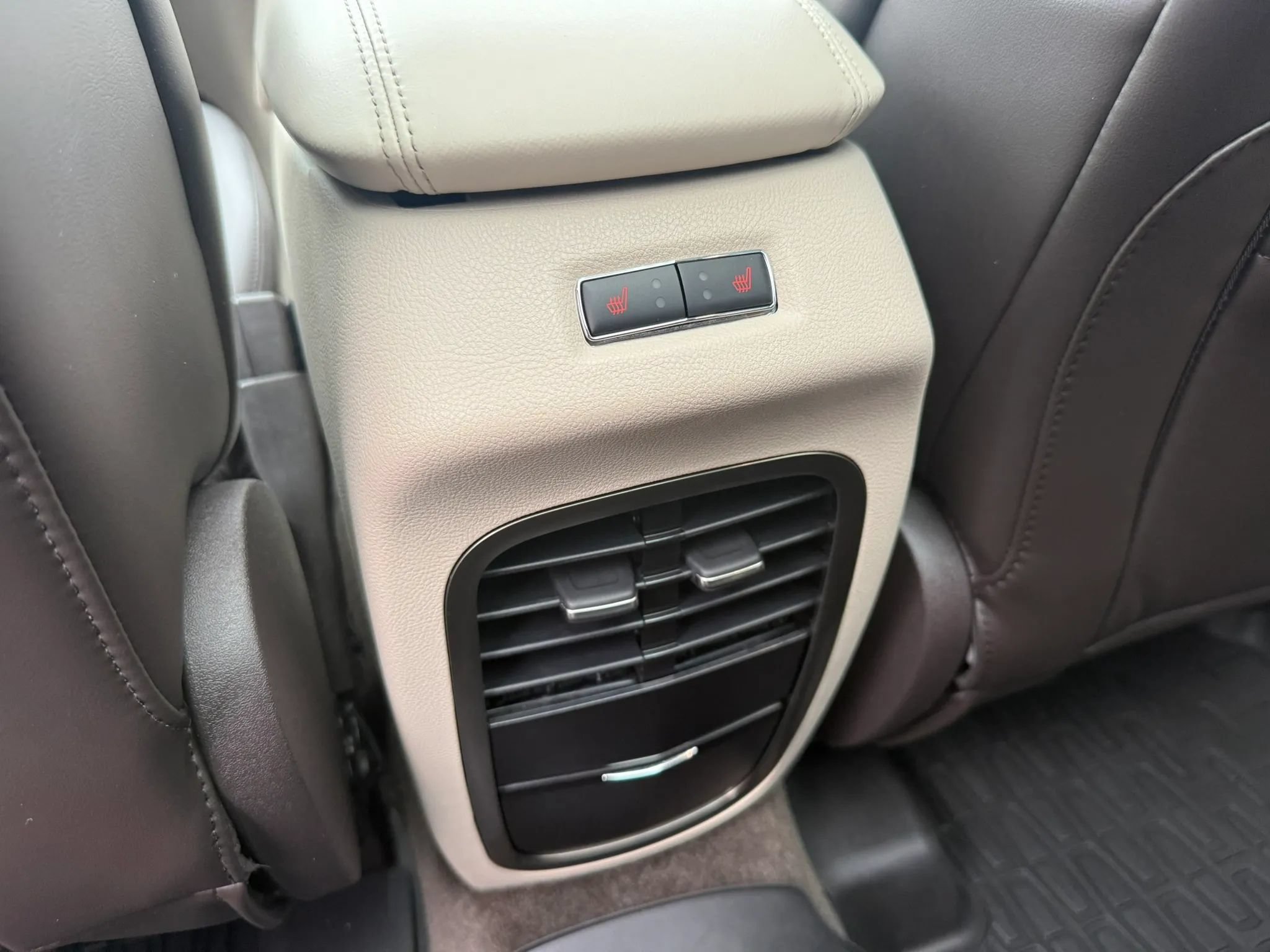 Used 2018 Lincoln MKC Reserve w/ Lincoln MKC Climate Package AWD/4WD image 31