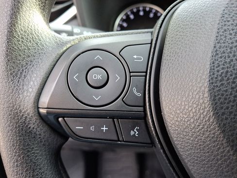 Used 2022 Toyota RAV4 XLE image 21