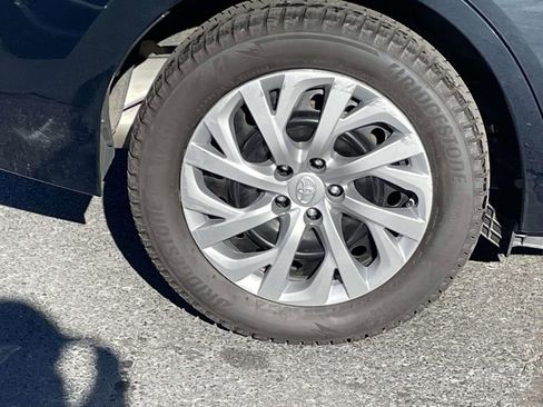 Used 2019 Toyota Corolla LE image 12