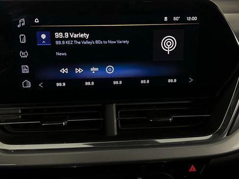 Used 2025 Chevrolet Trax LT w/ LT Convenience Package image 18