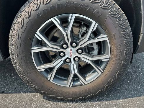 Used 2025 GMC Acadia AT4 AWD/4WD image 11