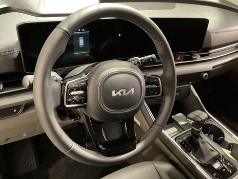 New 2026 Kia Carnival EX FWD image 10