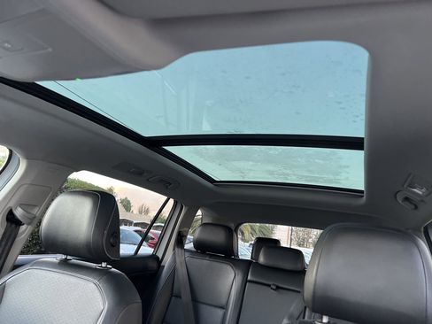 Used 2021 Volkswagen Tiguan SEL image 21