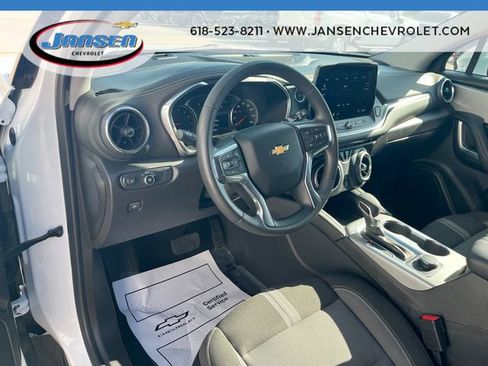 Used 2025 Chevrolet Blazer LT FWD image 10