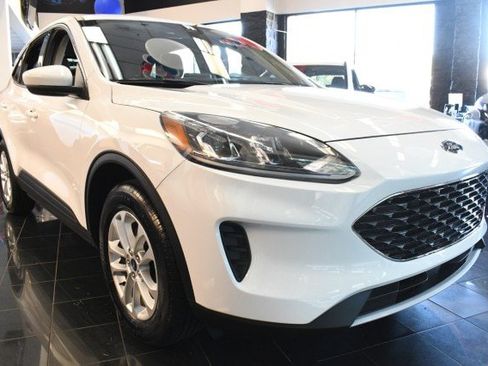 Used 2020 Ford Escape SE AWD/4WD image 3