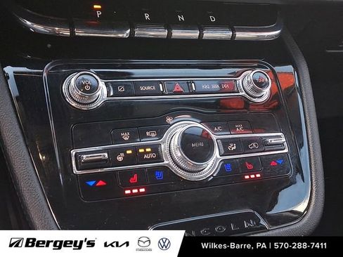 Used 2022 Lincoln Corsair AWD w/ Equipment Group 101A image 18