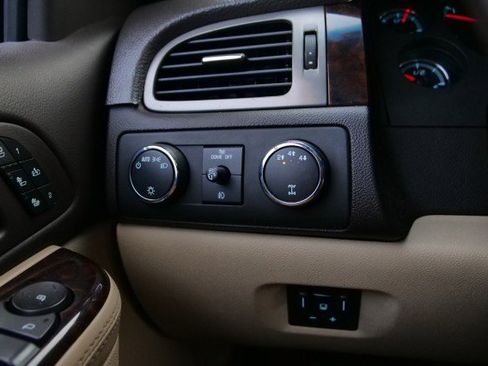 Used 2011 GMC Sierra 3500 Denali image 16