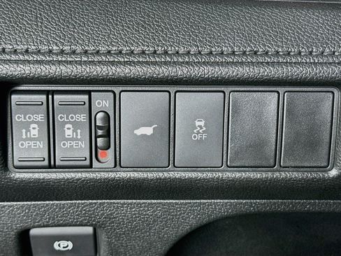 Used 2025 Honda Odyssey Sport-L image 17