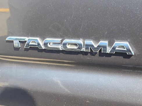 Used 2013 Toyota Tacoma 4x4 Access Cab V6 w/ TRD Sport Pkg image 5